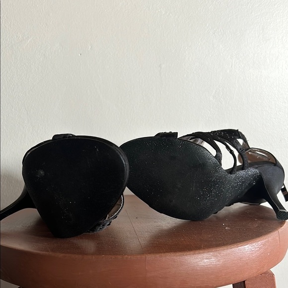 Sophisticated Black Stiletto Heels with Strappy Design - Picture 10 of 16